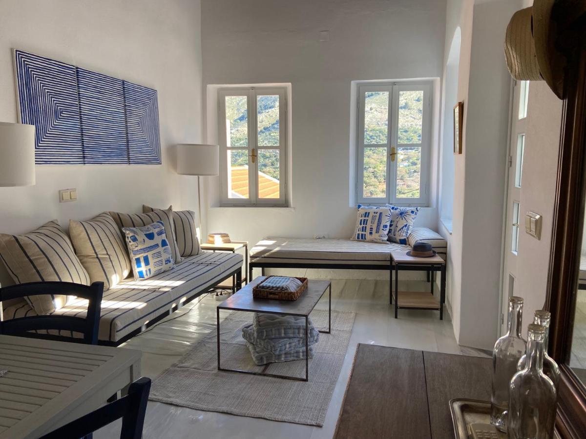 Little Blue In Chorio, Casa vacanze